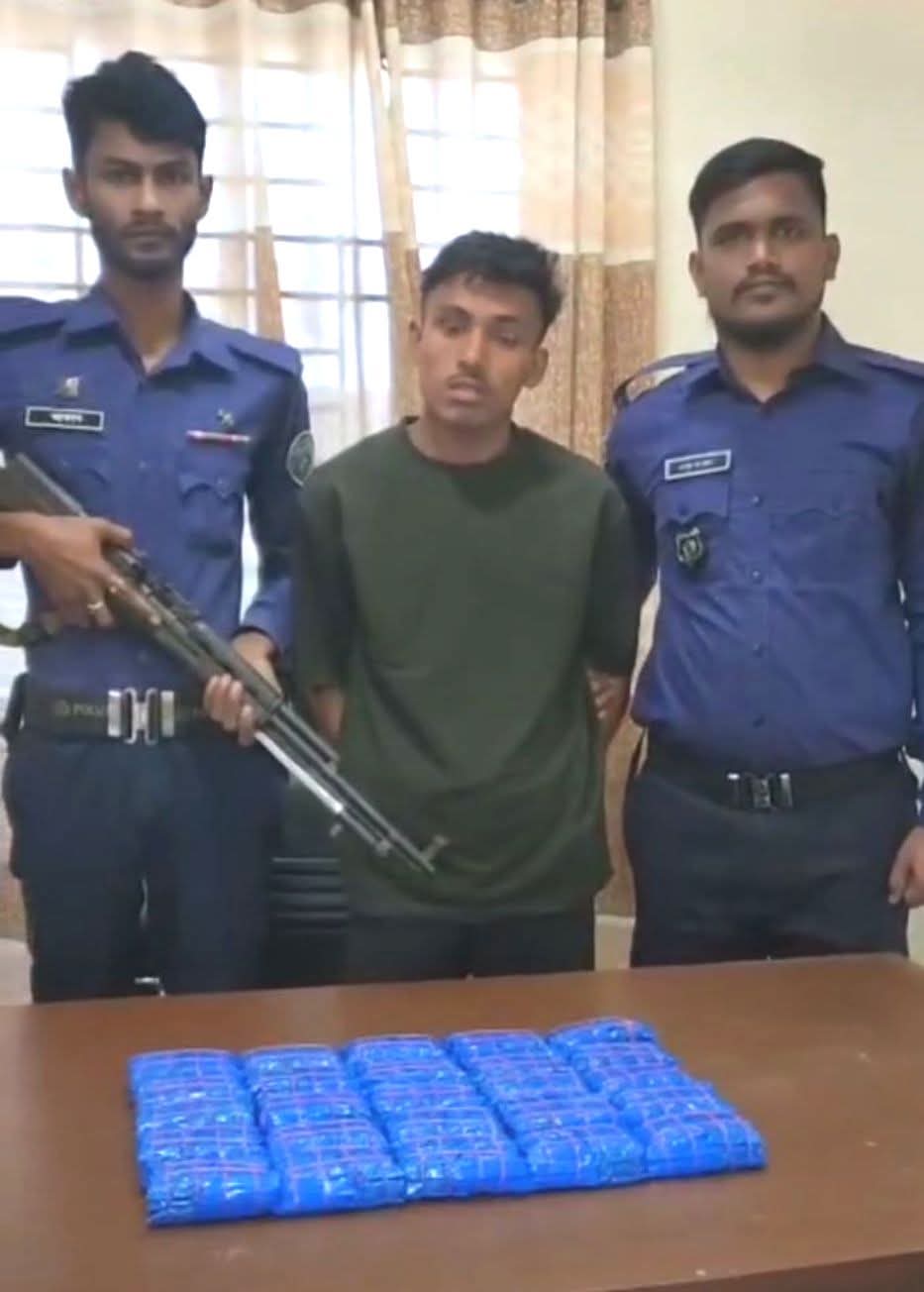 টেকনাফে মুরগির খামার থেকে ৫০ হাজার ইয়াবা উদ্ধার