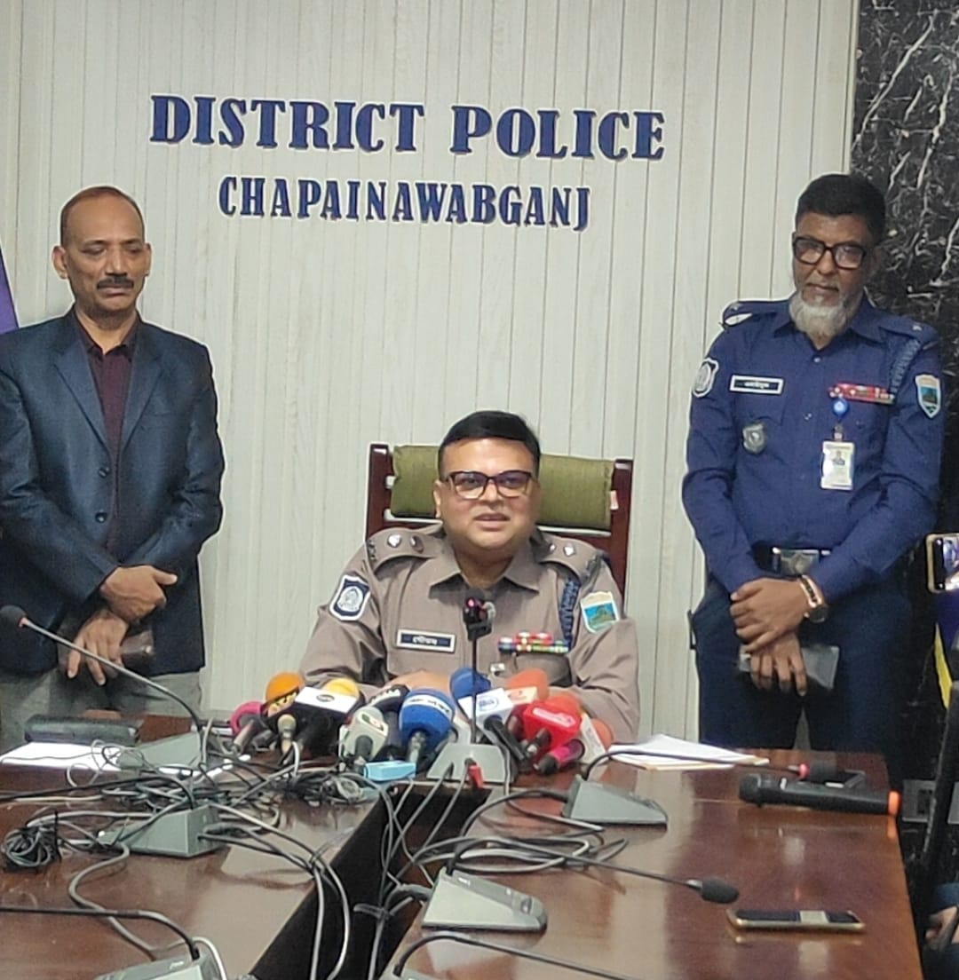 চাঁপাইনবাবগঞ্জে নবাগত পুলিশ সুপারের সাথে সাংবাদিকদের মতবিনিময়