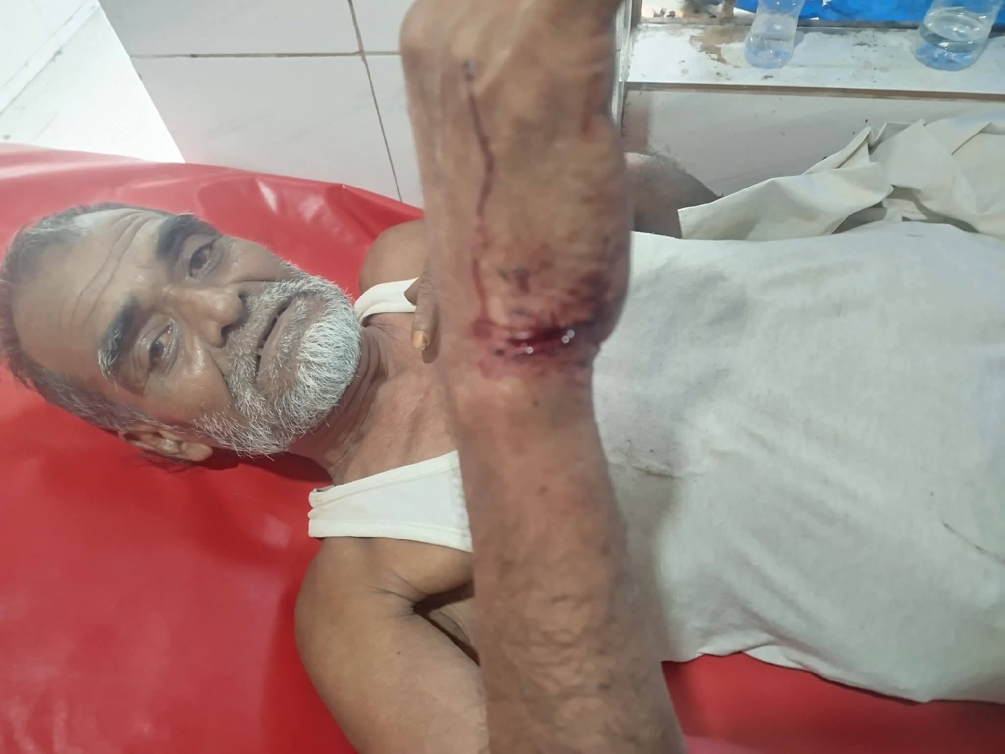 শ্রীপুরে বৃদ্ধ বাবার উপর অতর্কিত হামলাকারীদের বিচারের দাবি। 