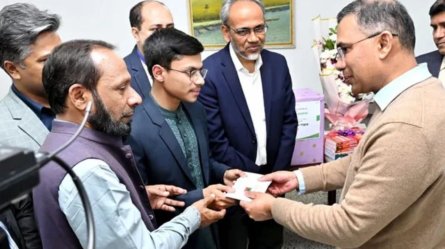 মেডিকেল ভর্তি পরীক্ষায় প্রথম শান্তকে তারেক রহমানের উপহার