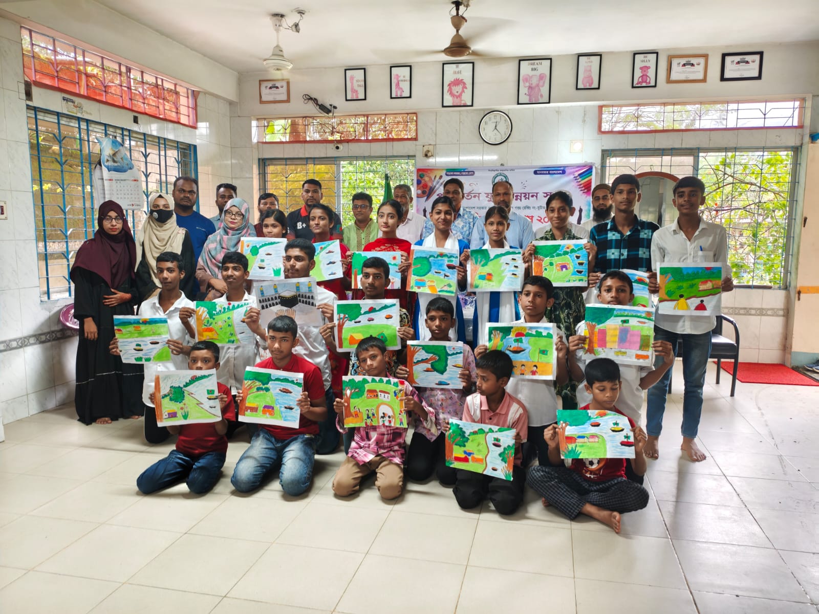 ভোলায় পরিবর্তন যুব উন্নয়ন সংস্থার উদ্যোগে প্রতিবন্ধী শিশু-কিশোরদের চিত্রাঙ্কন প্রতিযোগিতা।