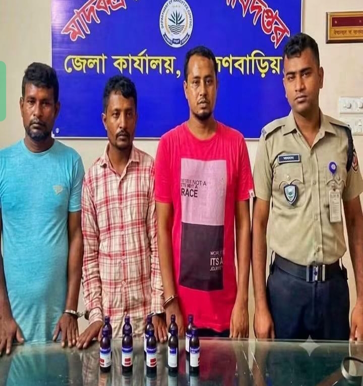 ব্রাহ্মণবাড়িয়ায় ১০ বোতল এসকাফ সিরাপসহ গ্রেপ্তার ৩