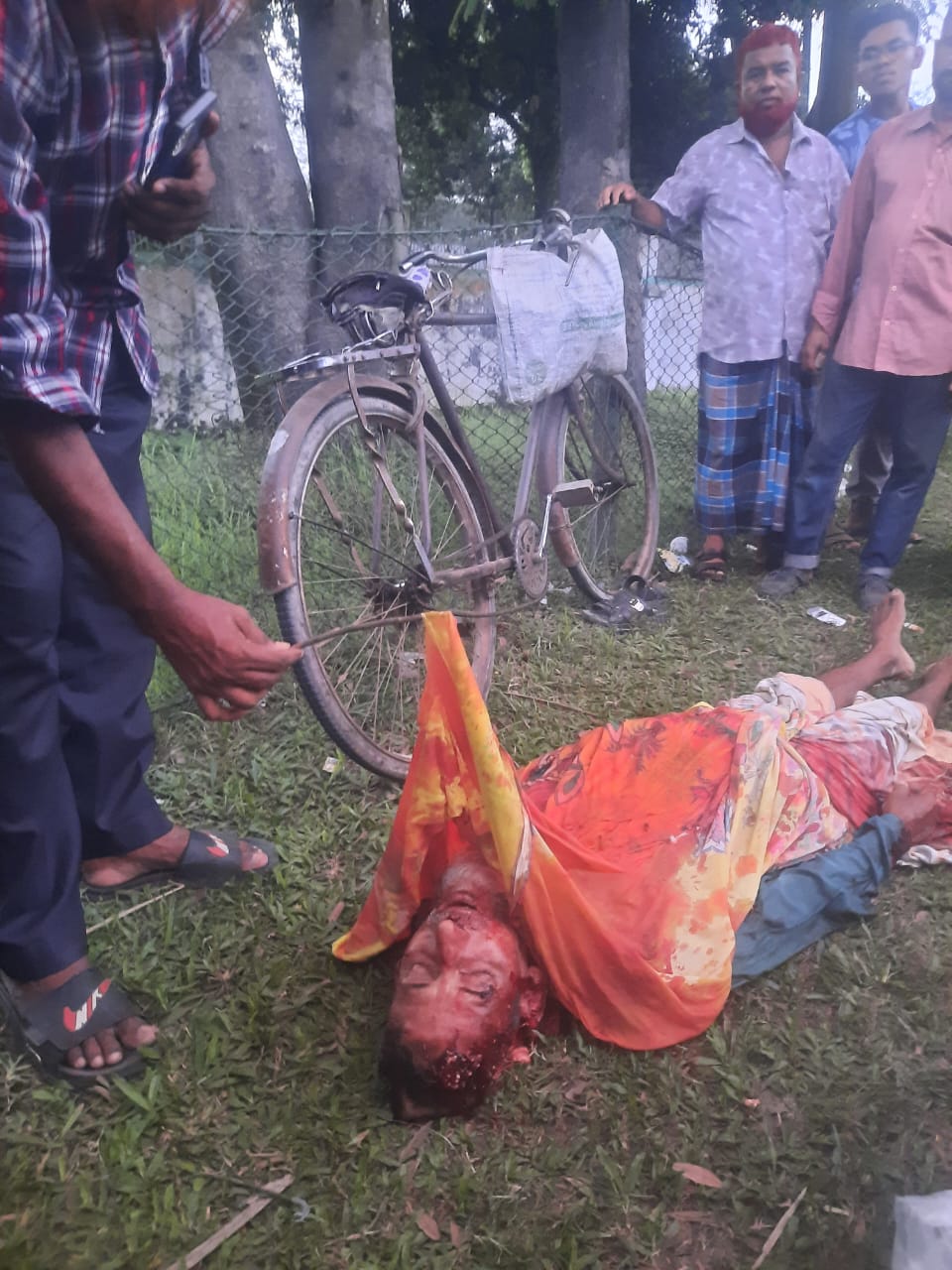 সৈয়দপুরে ট্রাকের ধাক্কায় সাইকেল আরোহী নিহত, পরিচয় শনাক্তের আহ্বান