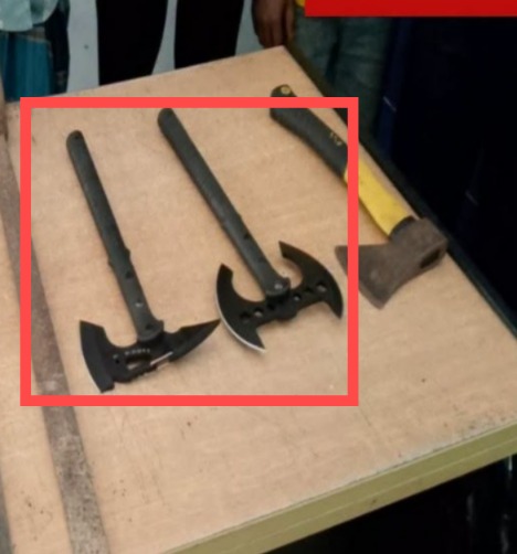 কসবায় কথিত ডাকাতির আড়ালে মাদক বাণিজ্য: আলামতের চাইনিজ কুড়াল ই-কমার্সে কেনা, নেপথ্যে অবিশ্বাস্য চিত্রনাট্য!