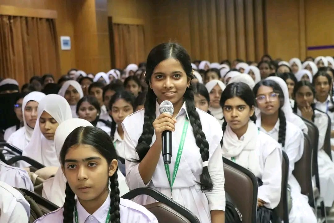গোপালগঞ্জে শিক্ষার্থীদের নিয়ে মহাবিশ্বের রহস্য নিয়ে বিজ্ঞান সংলাপ
