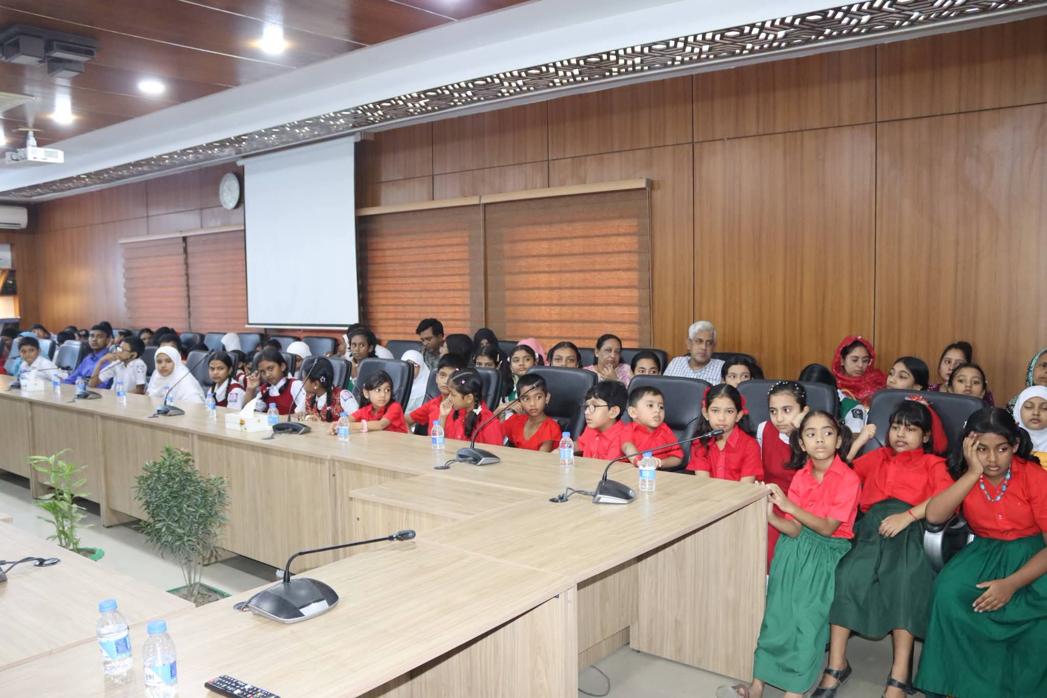 কিশোরগঞ্জে শিশু অধিকার দিবস ও শিশু একাডেমির সুবর্ণজয়ন্তী উদযাপন