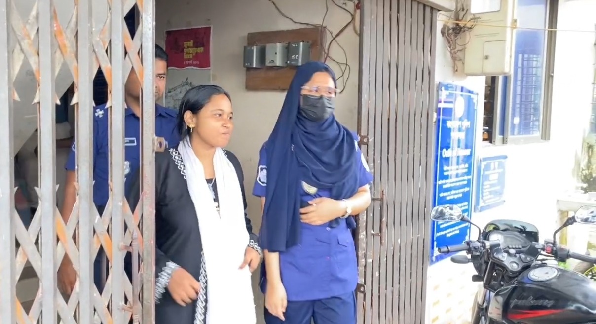 সুনামগঞ্জের জগন্নাথপুরে আলোচিত নারী মানবপাচারকারী গ্রেপ্তার, বেরিয়ে আসছে শত কোটি টাকা হাতিয়ে নেওয়া আন্তর্জাতিক চক্রের ভয়ঙ্কর তথ্য  