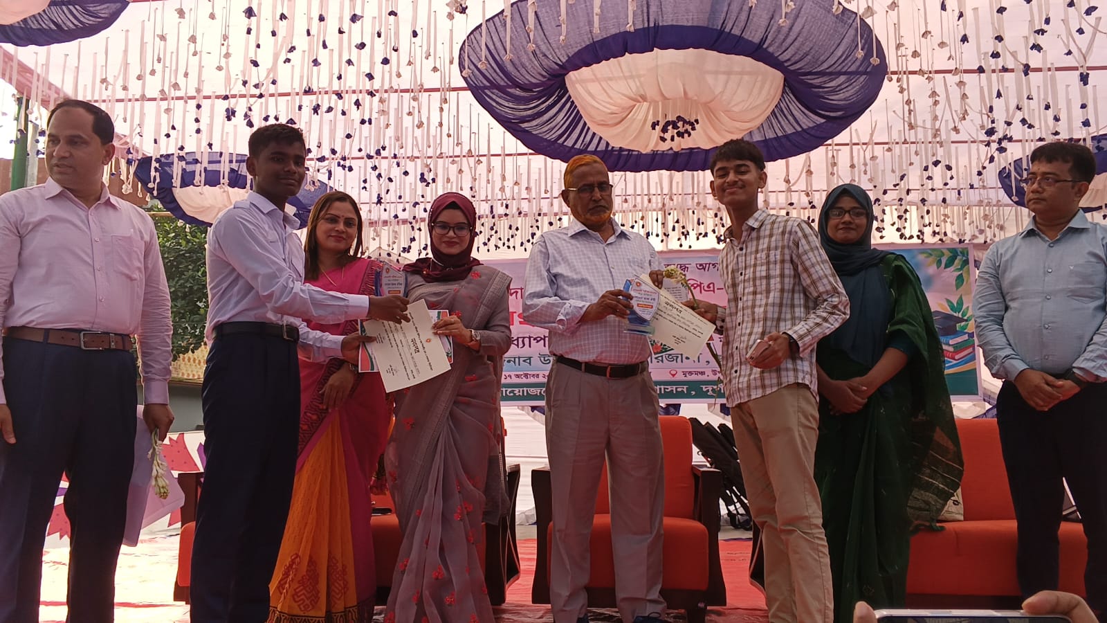 রাজশাহীর দুর্গাপুরে জিপিএ-৫ প্রাপ্ত শিক্ষার্থীদের সংবর্ধনা