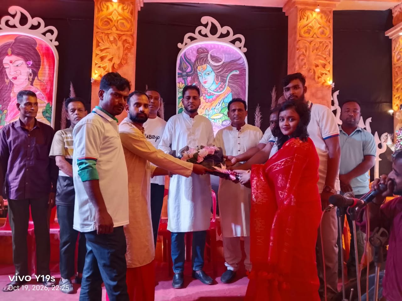 আনোয়ারায় শারদীয় দুর্গাপূজার মণ্ডপ পরিদর্শন করলেন চেয়ারম্যান পদপ্রার্থী মামুন খান